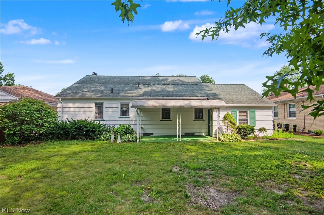 631 Adelaide Avenue NE Warren OH 44483