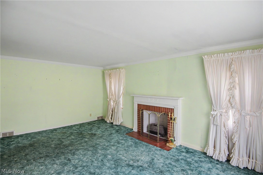 631 Adelaide Avenue NE Warren OH 44483