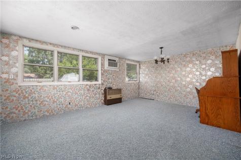 9298 Newkirk Drive Parma Heights OH 44130