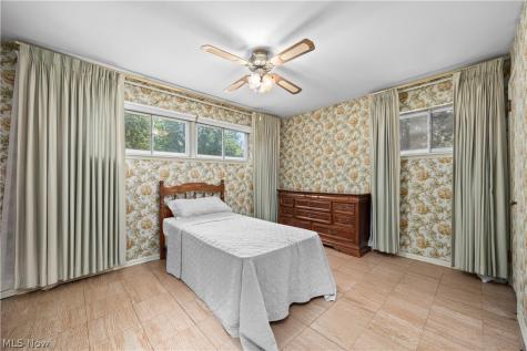 9298 Newkirk Drive Parma Heights OH 44130