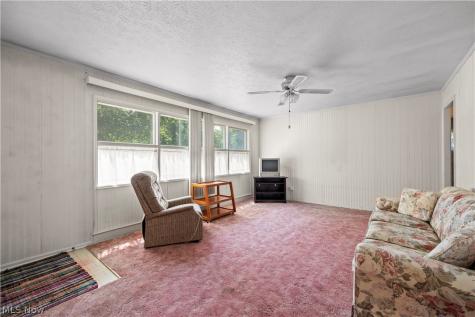 9298 Newkirk Drive Parma Heights OH 44130