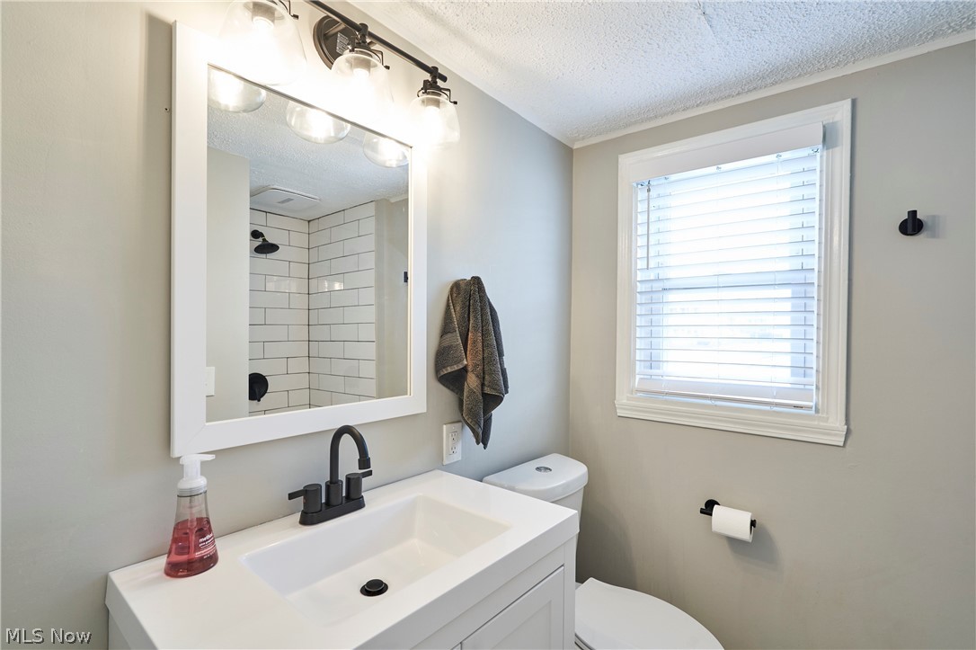 2111 Wascana Avenue Lakewood OH 44107