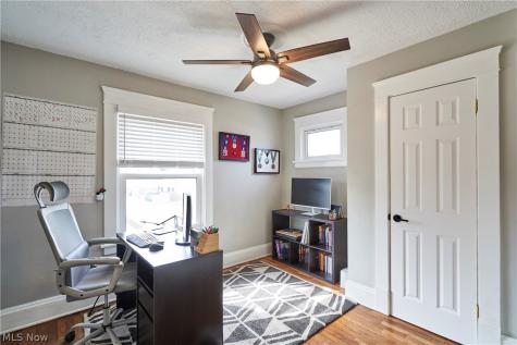 2111 Wascana Avenue Lakewood OH 44107
