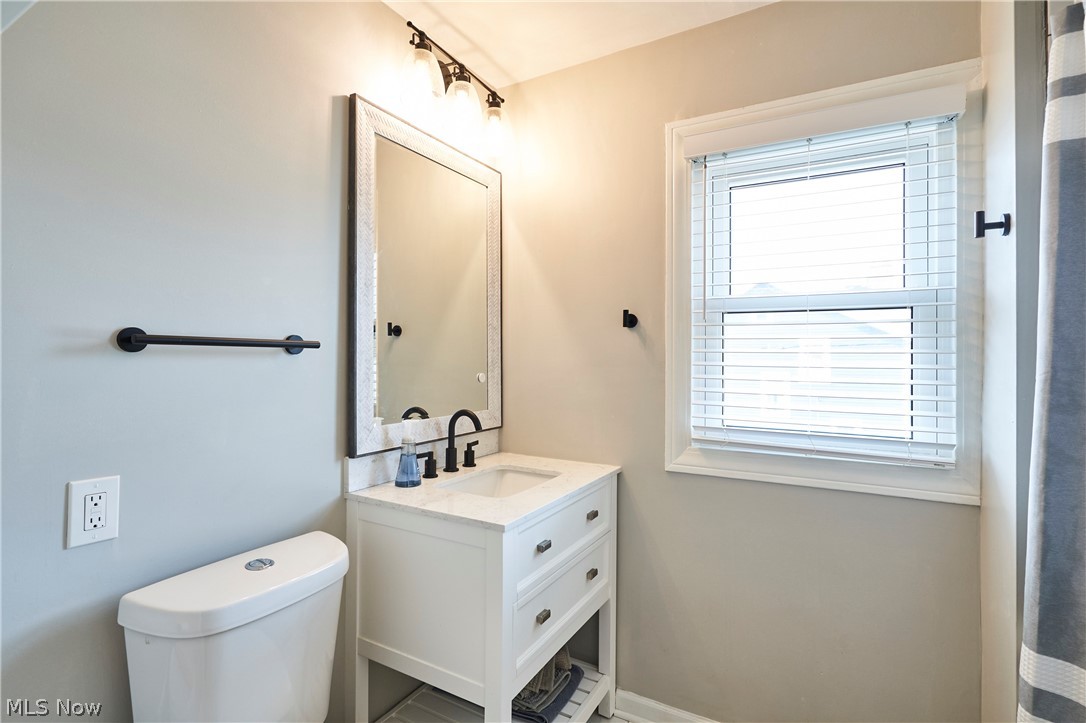 2111 Wascana Avenue Lakewood OH 44107