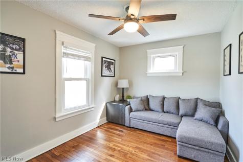 2111 Wascana Avenue Lakewood OH 44107