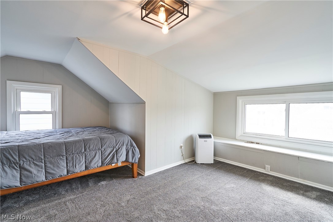 2111 Wascana Avenue Lakewood OH 44107
