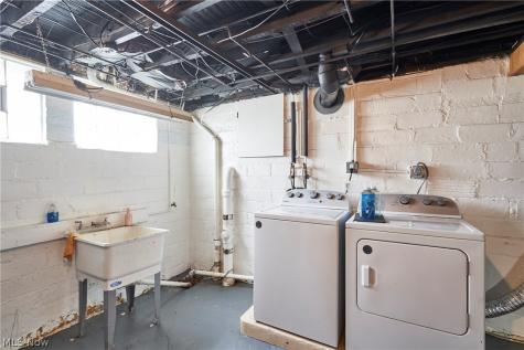2111 Wascana Avenue Lakewood OH 44107