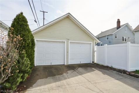 2111 Wascana Avenue Lakewood OH 44107