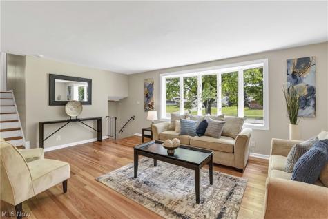 1581 N Circle View Drive Seven Hills OH 44131