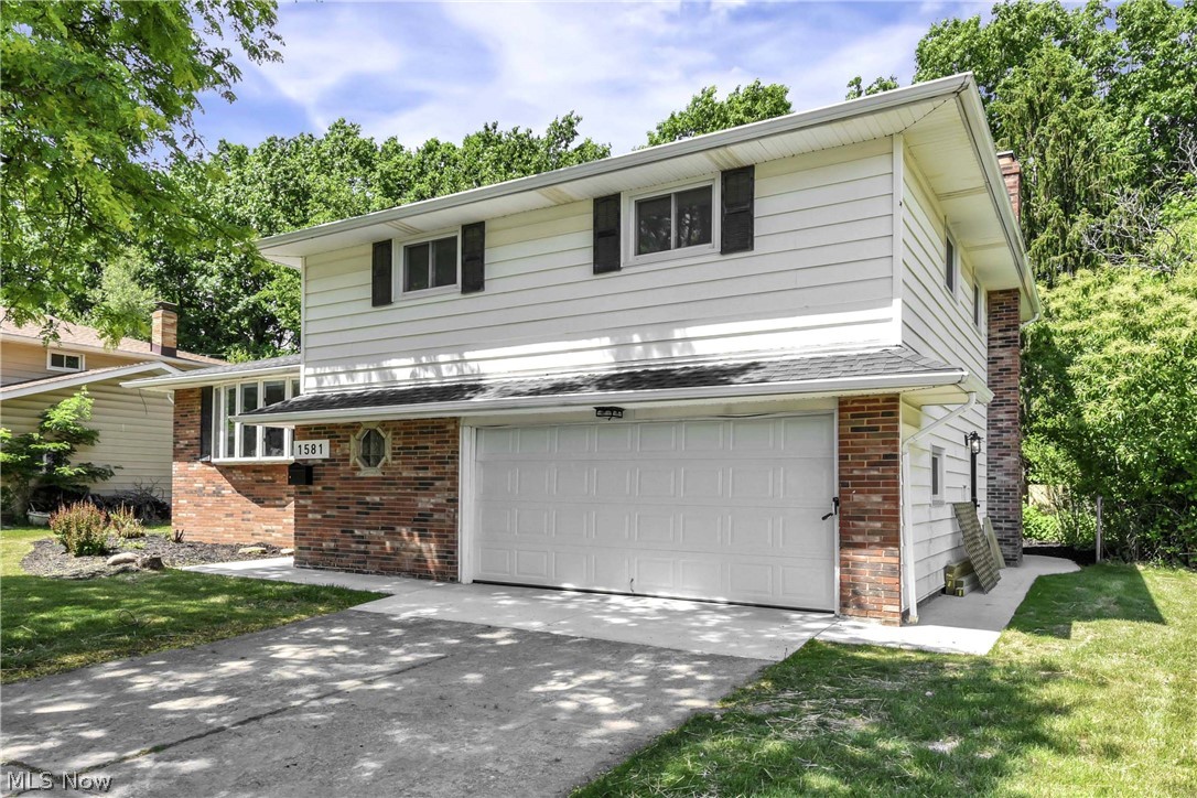 1581 N Circle View Drive Seven Hills OH 44131