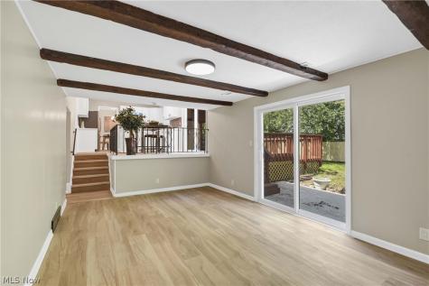 1581 N Circle View Drive Seven Hills OH 44131