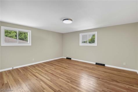 1581 N Circle View Drive Seven Hills OH 44131
