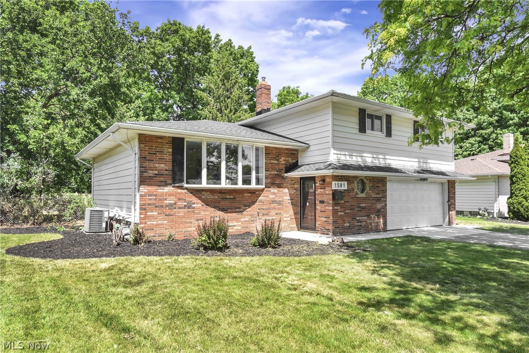 1581 N Circle View Drive Seven Hills OH 44131