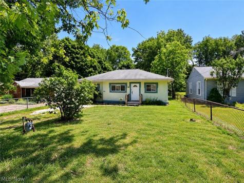931 Crestline Drive Akron OH 44312