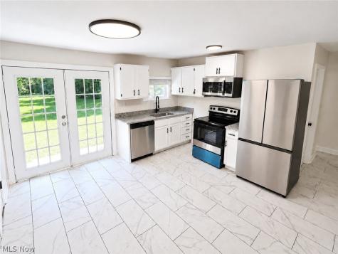 931 Crestline Drive Akron OH 44312