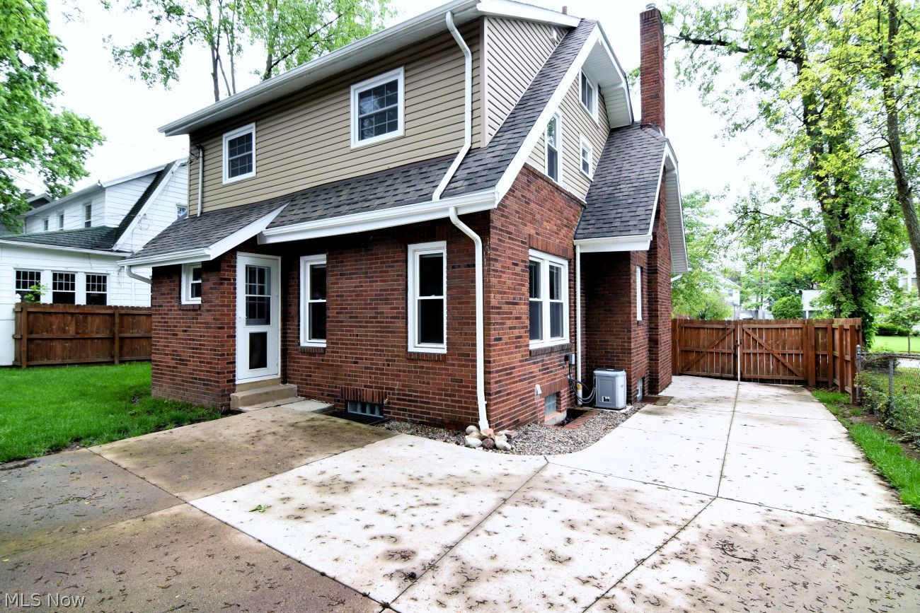 482 Moreley Avenue Akron OH 44320