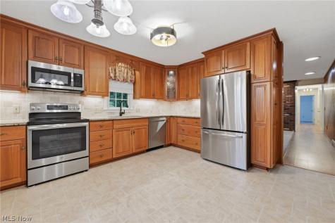 992 Fireside Drive Brunswick OH 44212