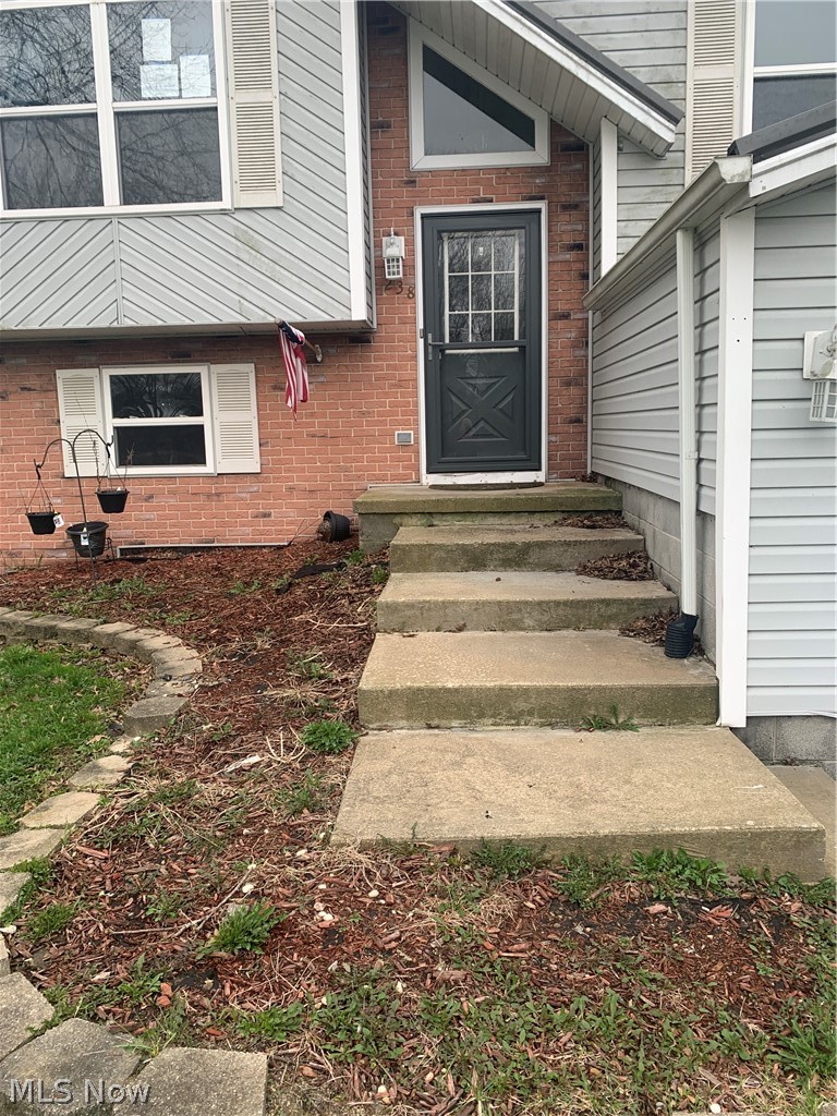 238 Raymond Avenue NW Warren OH 44483
