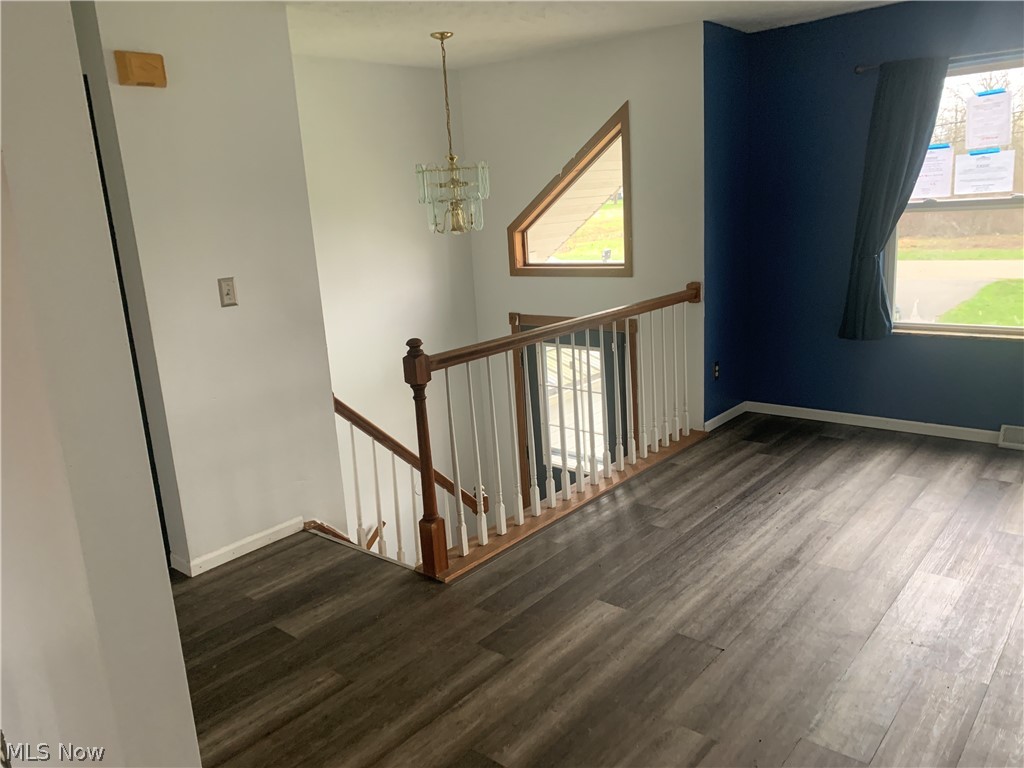 238 Raymond Avenue NW Warren OH 44483
