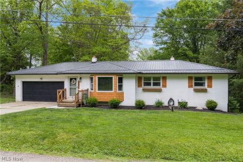 8496 Shadyview Avenue NW Clinton OH 44216
