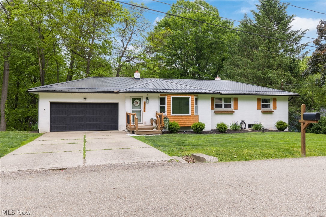 8496 Shadyview Avenue NW Clinton OH 44216
