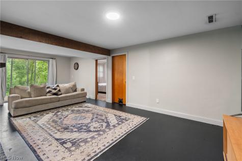 8496 Shadyview Avenue NW Clinton OH 44216