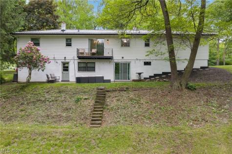 8496 Shadyview Avenue NW Clinton OH 44216