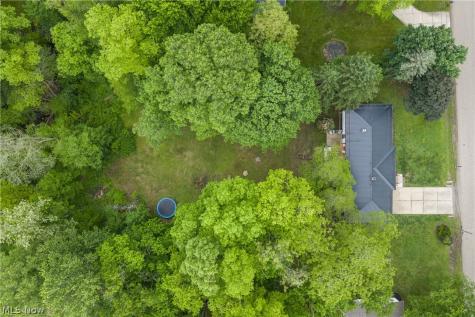 8496 Shadyview Avenue NW Clinton OH 44216