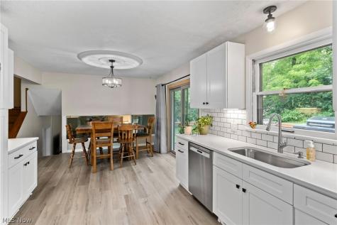 2591 Woodview Road Uniontown OH 44685