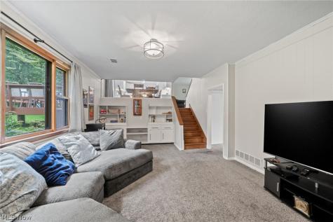 2591 Woodview Road Uniontown OH 44685
