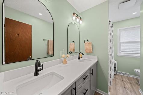 2591 Woodview Road Uniontown OH 44685