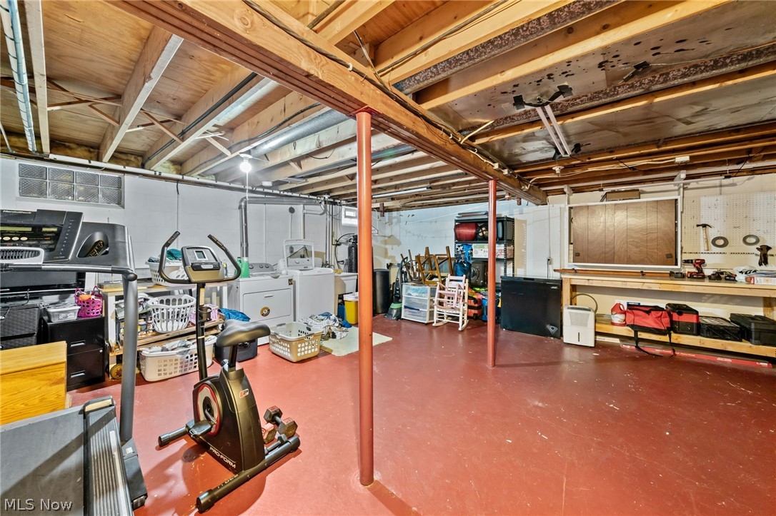 2591 Woodview Road Uniontown OH 44685