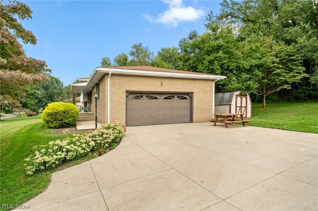 2591 Woodview Road Uniontown OH 44685