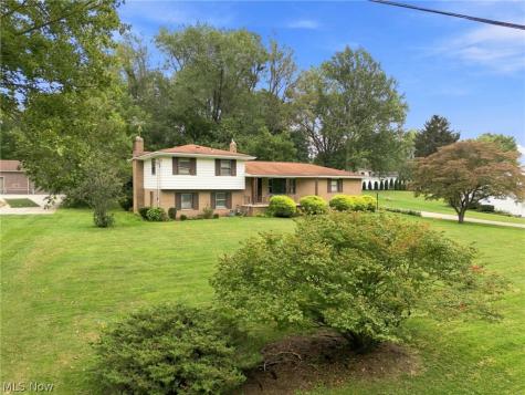 2591 Woodview Road Uniontown OH 44685
