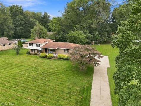2591 Woodview Road Uniontown OH 44685