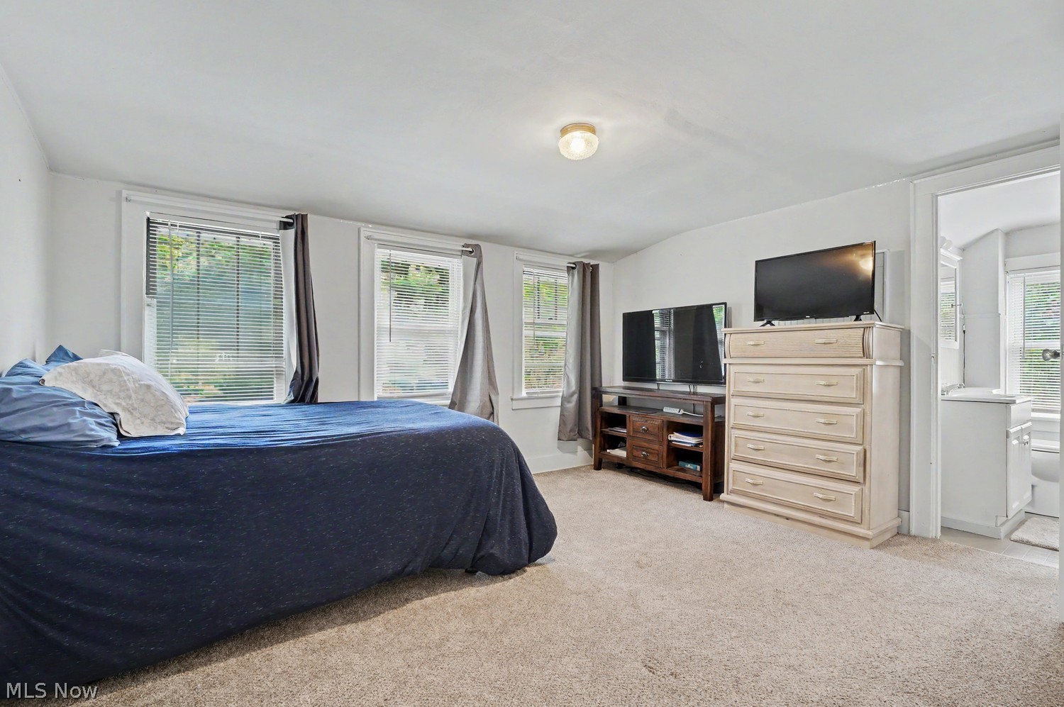 1988 S Cleveland Massillon Road Akron OH 44321