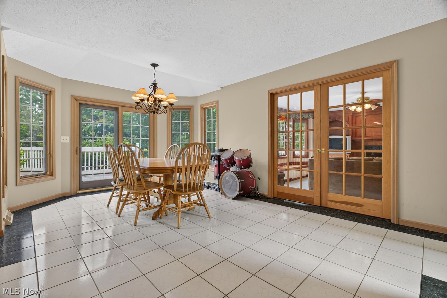 1990 Clover Circle Hinckley OH 44233