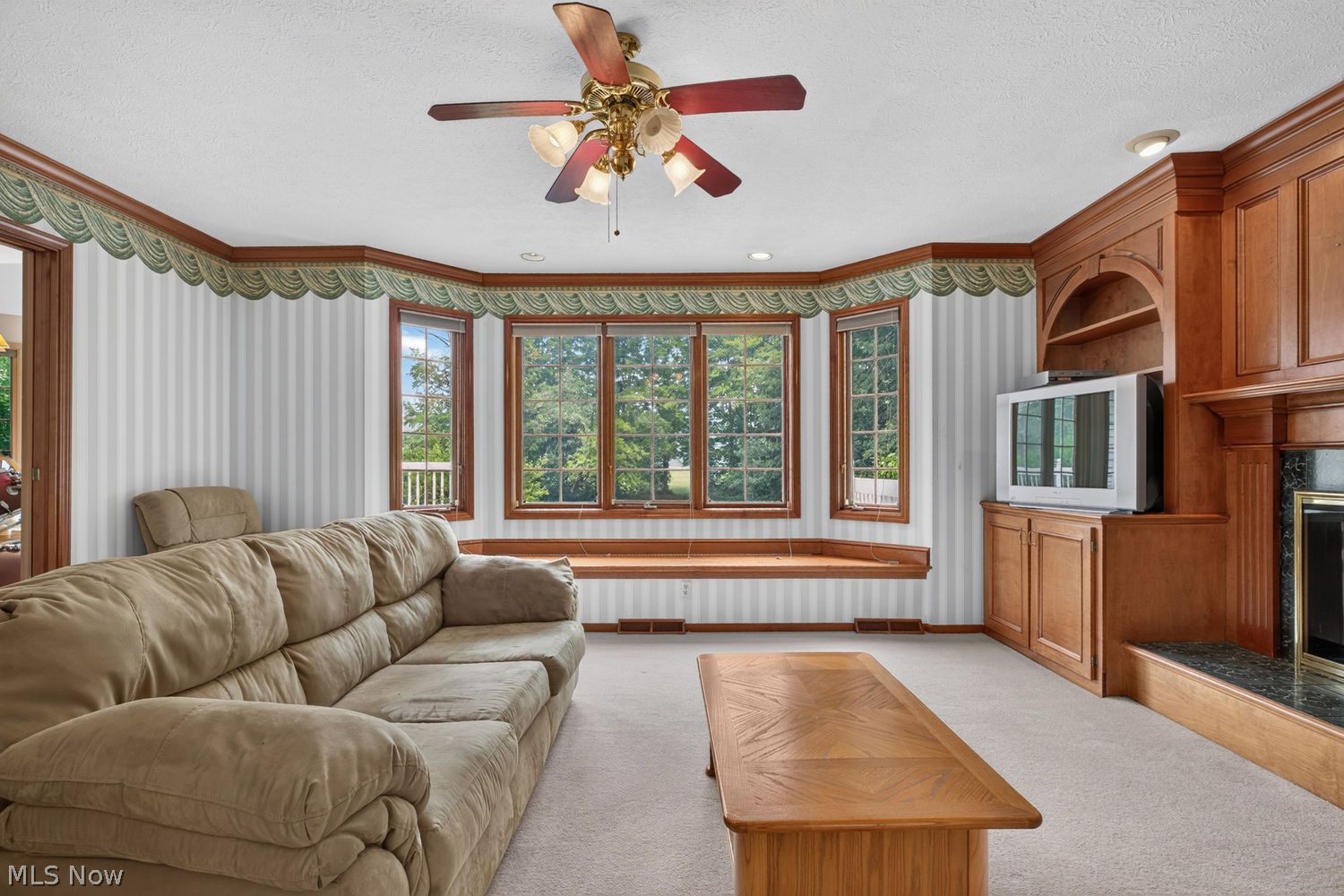 1990 Clover Circle Hinckley OH 44233
