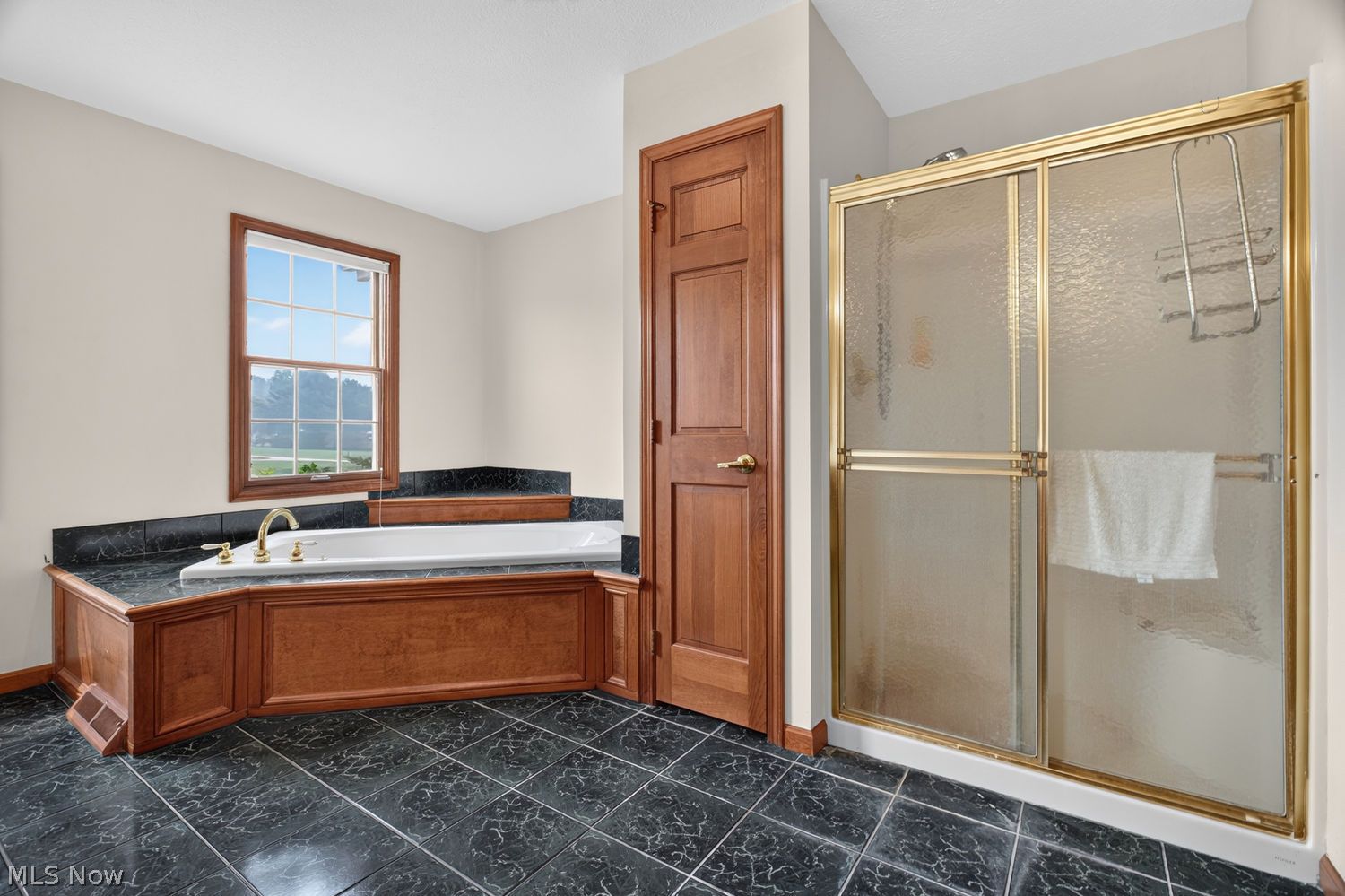 1990 Clover Circle Hinckley OH 44233