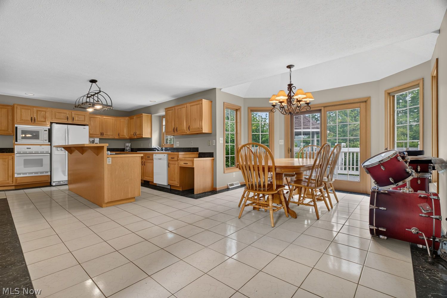1990 Clover Circle Hinckley OH 44233
