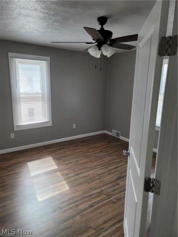 140 7th Street NW Barberton OH 44203