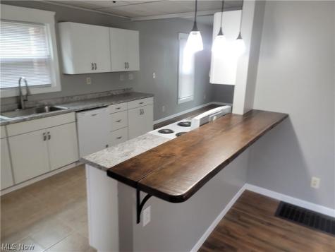 140 7th Street NW Barberton OH 44203