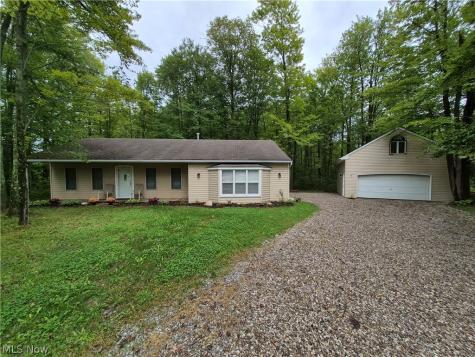 4010-4011 Larch Place West Salem OH 44287