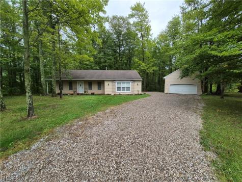 4010-4011 Larch Place West Salem OH 44287