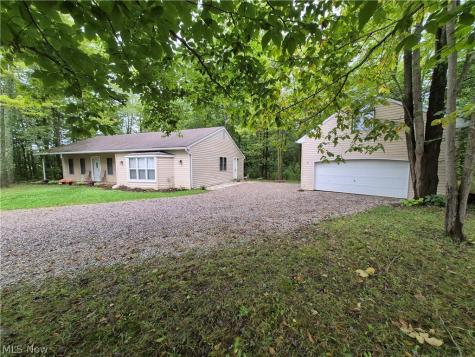 4010-4011 Larch Place West Salem OH 44287