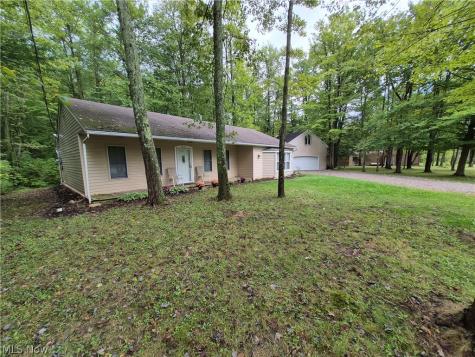 4010-4011 Larch Place West Salem OH 44287