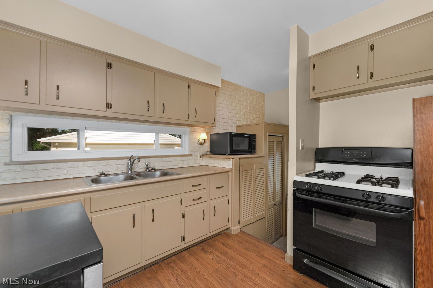 6176 Carol Drive Brook Park OH 44142