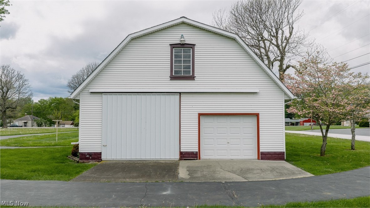 8010 Elson Street SE Waynesburg OH 44688