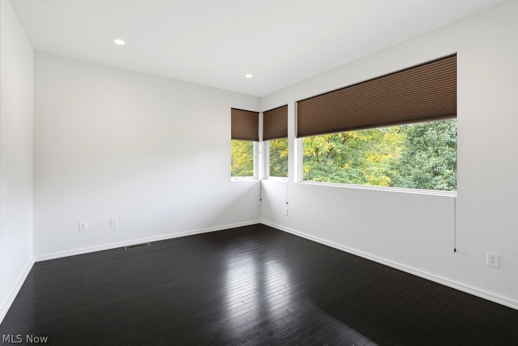 205 Lakehurst Drive Bratenahl OH 44108