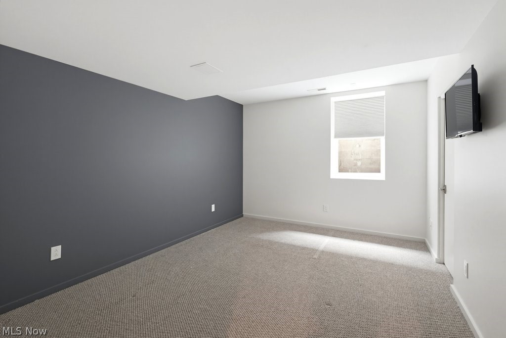 205 Lakehurst Drive Bratenahl OH 44108